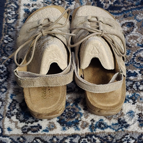 Cobbie Cuddlers Sandals - Picture 4 of 4